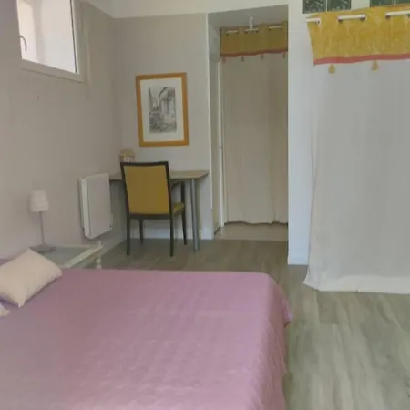 Jolie Mazet Avec Piscine Privee ! * Nîmes